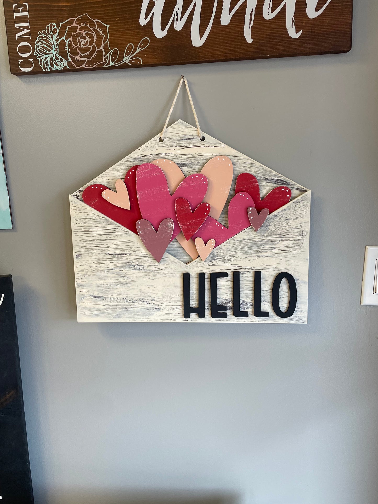 Envelope Interchangeable Hanger