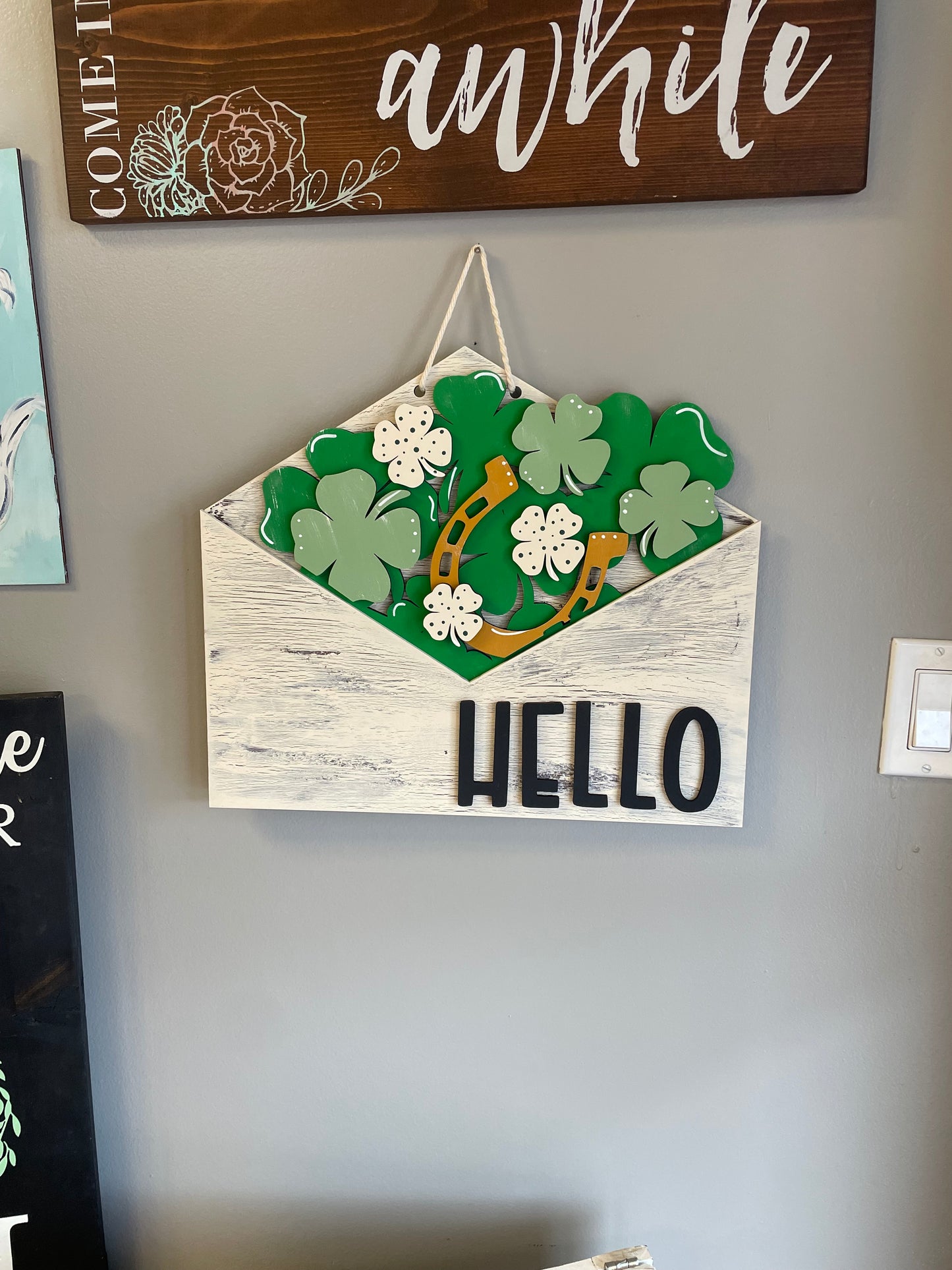 Envelope Interchangeable Hanger