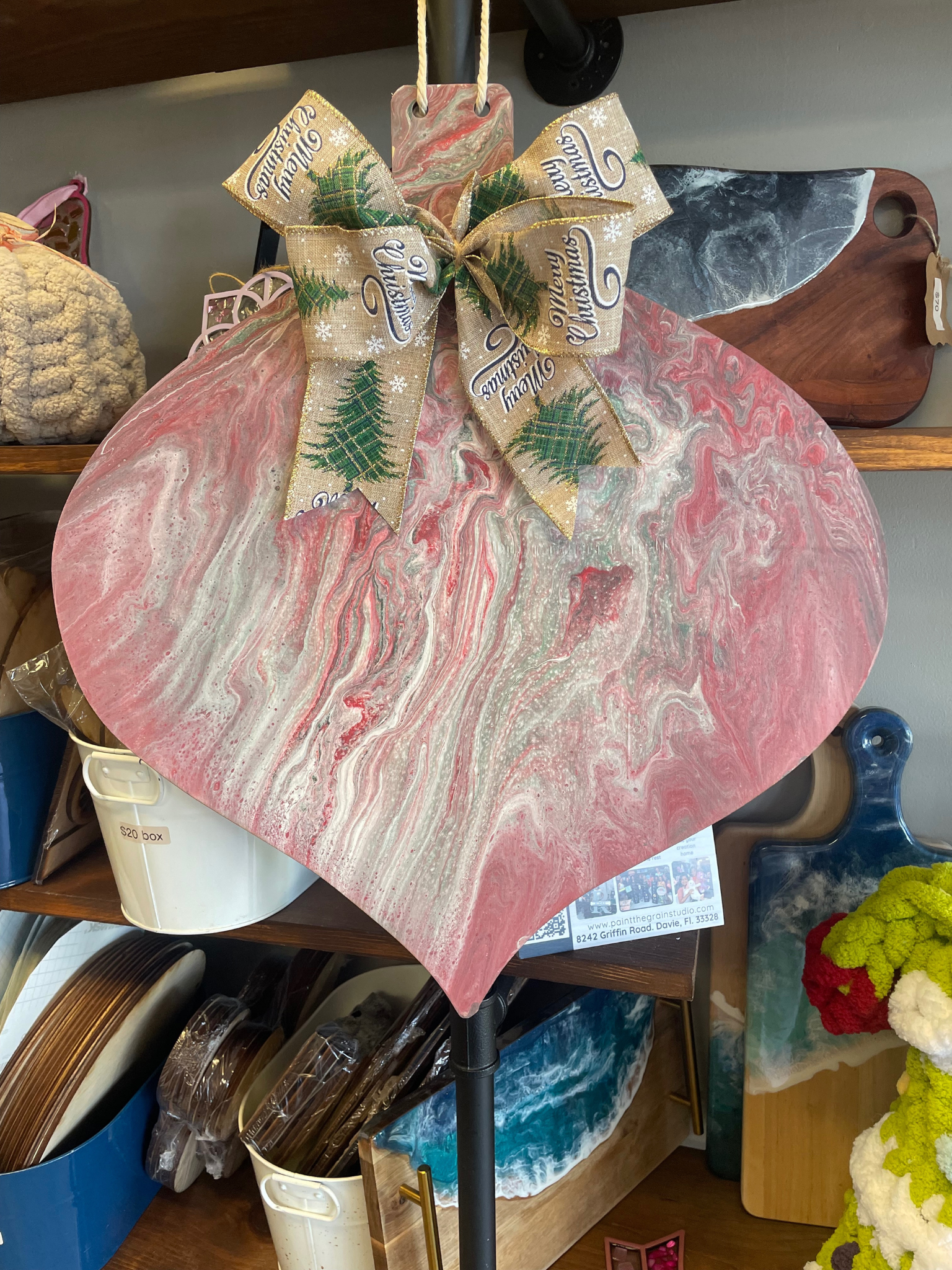 Ornament Paint Pour Shape